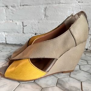 Seychelles leather covered heel wedges 7.5